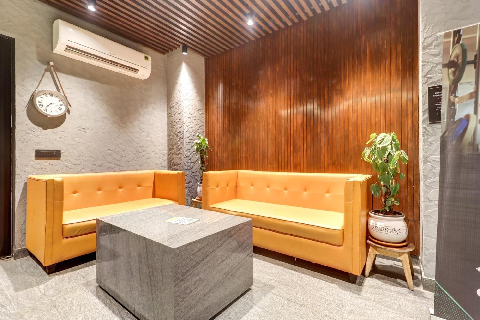 Townhouse Oak De Alphabet Bolarum Hotel 4*